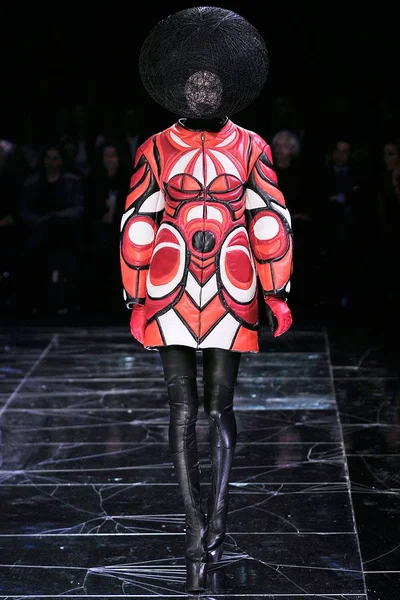 Look 24